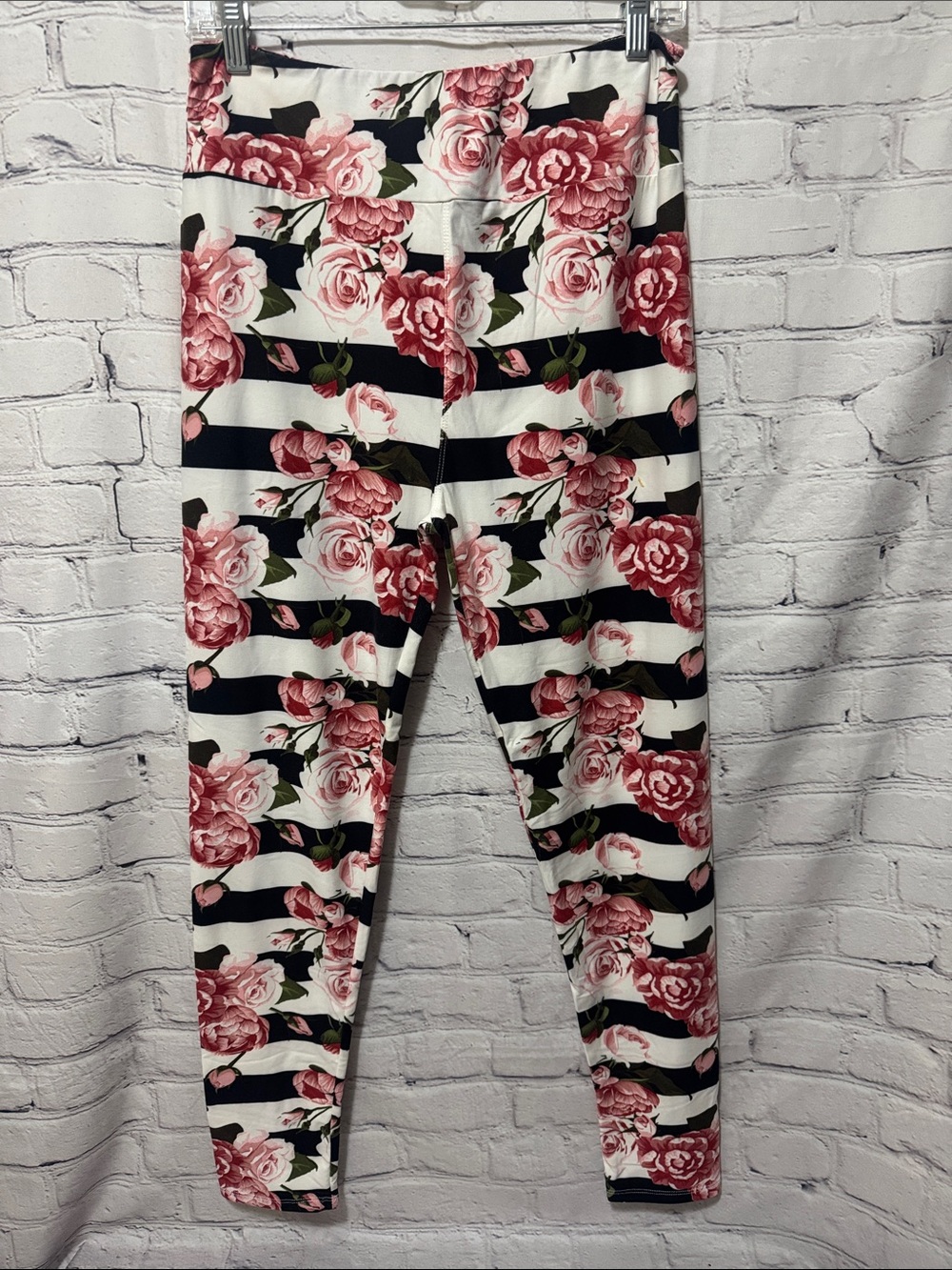 Worn once LuLaRoe TC Tall & Curvy 12-18 Floral Stripe Leggings Buttery Soft - Picture 2 of 9
